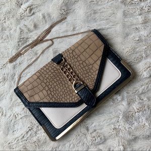 Snake print Crossbody chain clutch